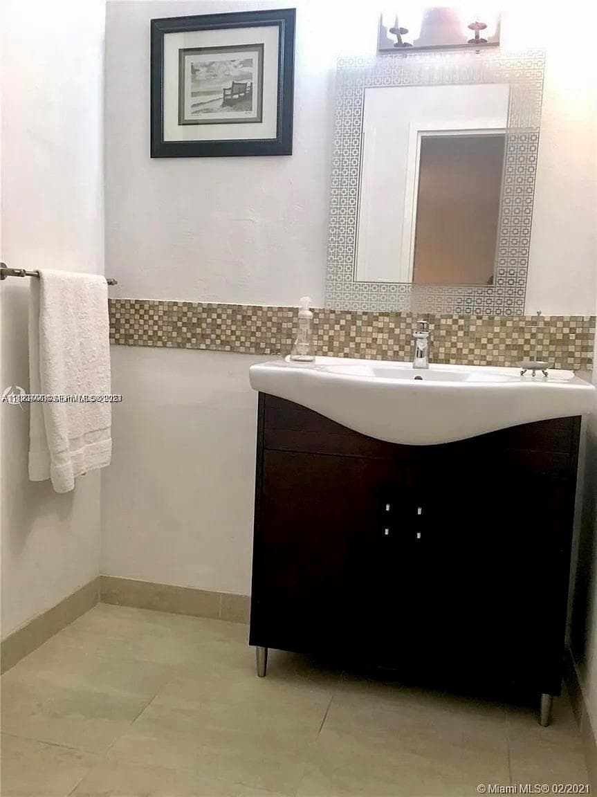 SOUTH BAY CLUB CONDO · #505 in Miami Beach - Photo 15