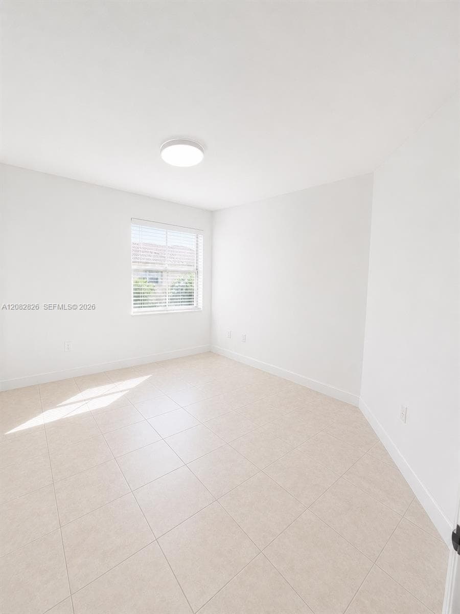 1570 NE 33rd Rd # 11 #103-11 photo 6
