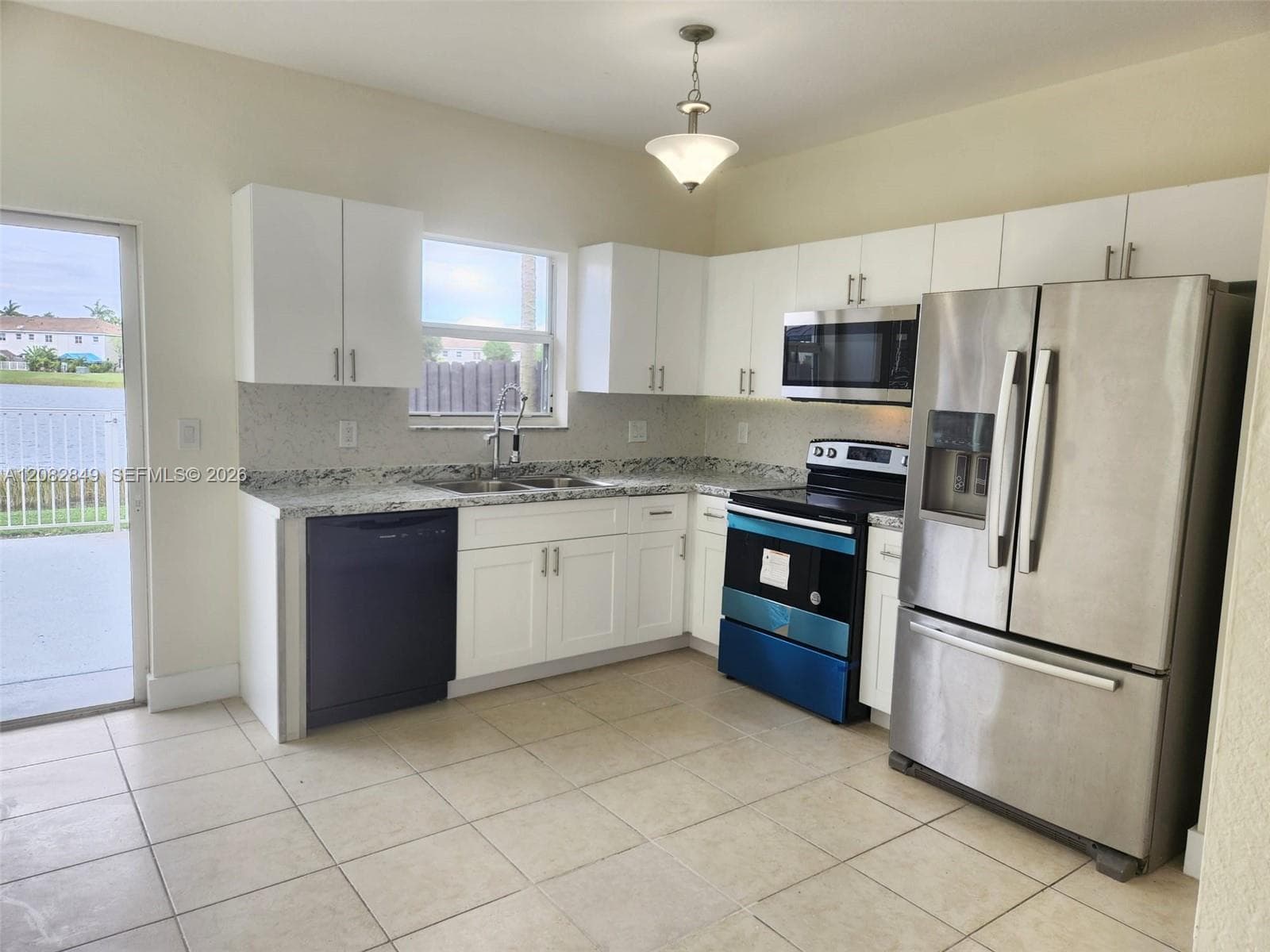 1525 SE 31st Ct #1525 photo 4