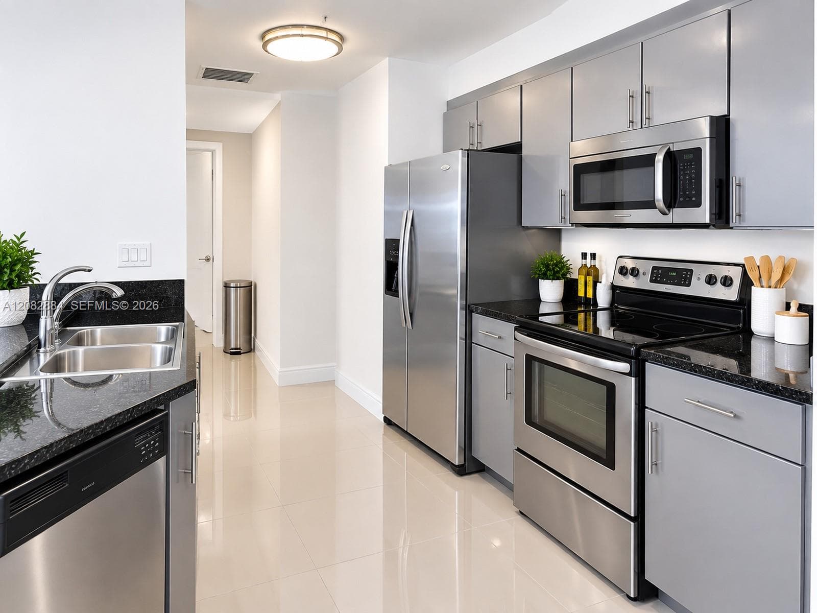 TERRAZAS RIVERPARK VILLAG · #1401 in Miami - Photo 8