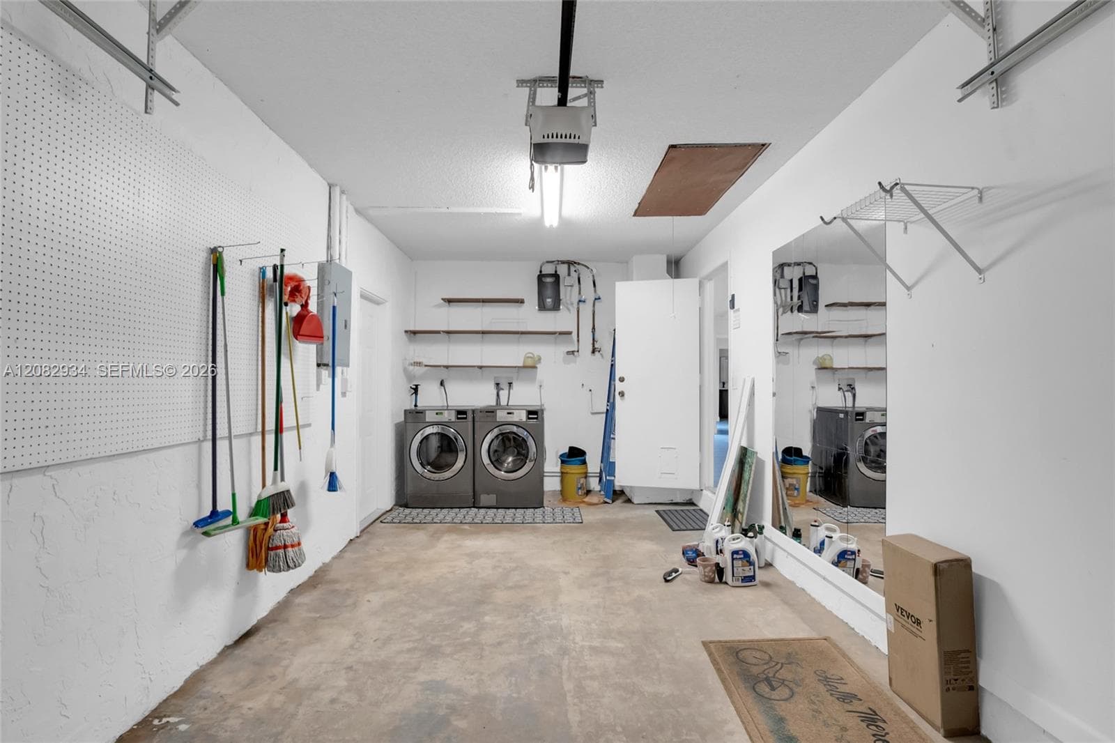 washer/dryer in garage area