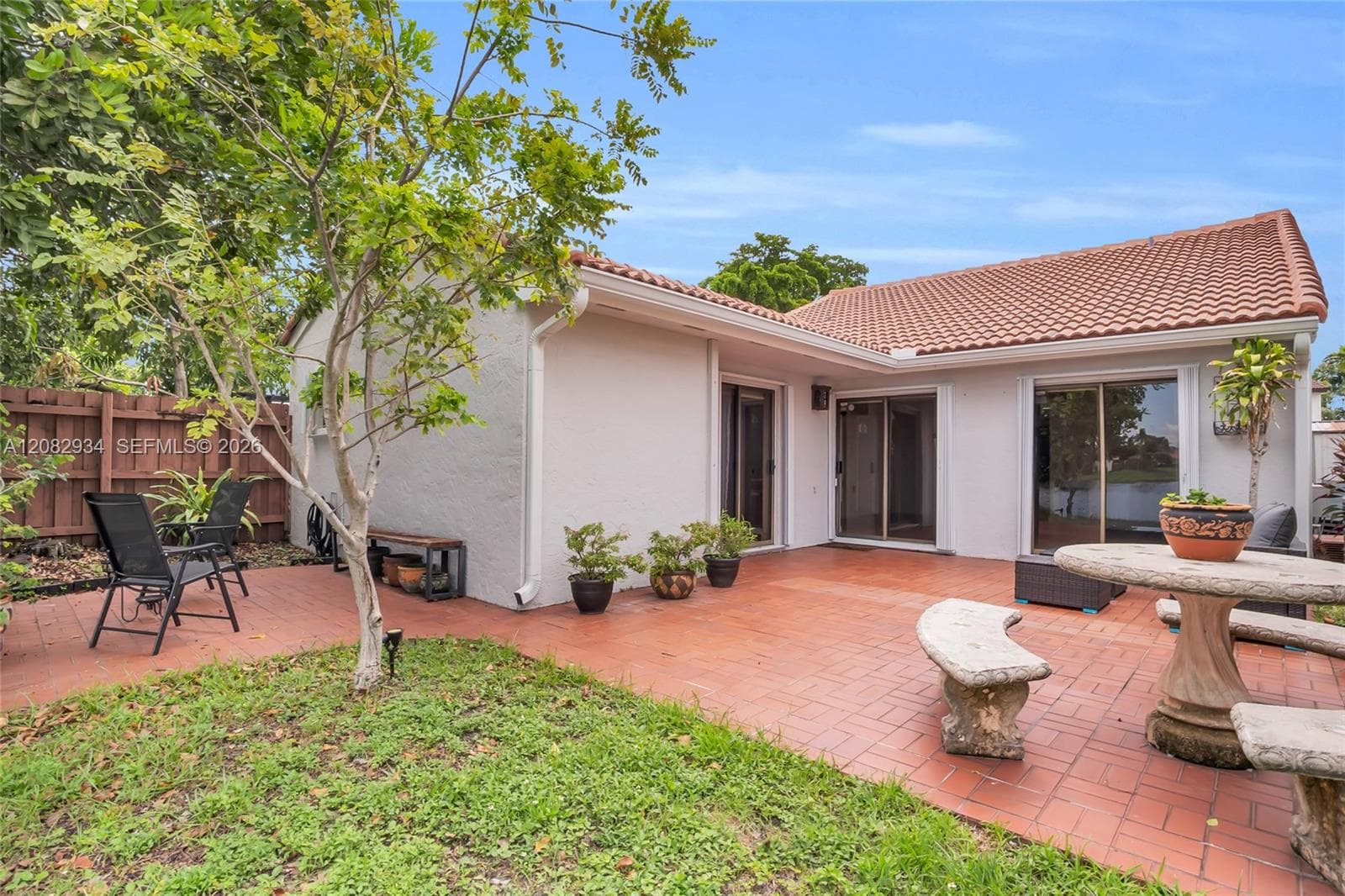 large patio area - great for entertaining