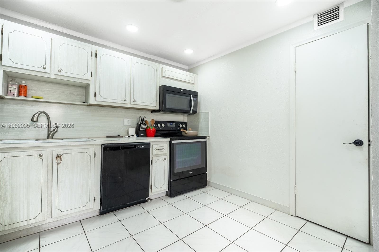 TELSTAR CONDOMINIUM INC · #601 in Hollywood - Photo 9