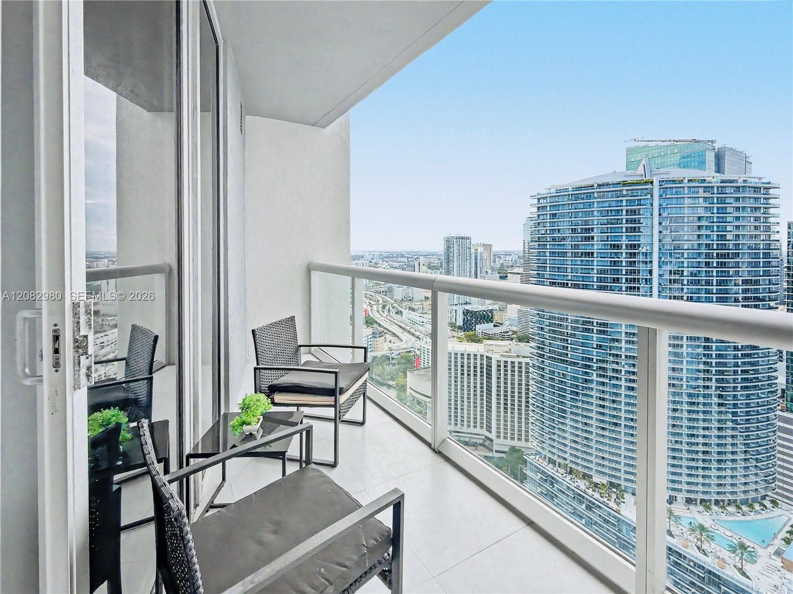 Icon Brickell I · #4610 in Miami - Photo 9