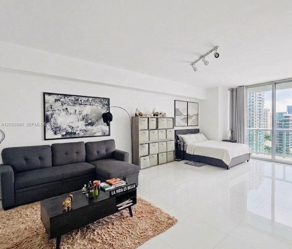 Icon Brickell I · #4610 in Miami - Photo 4