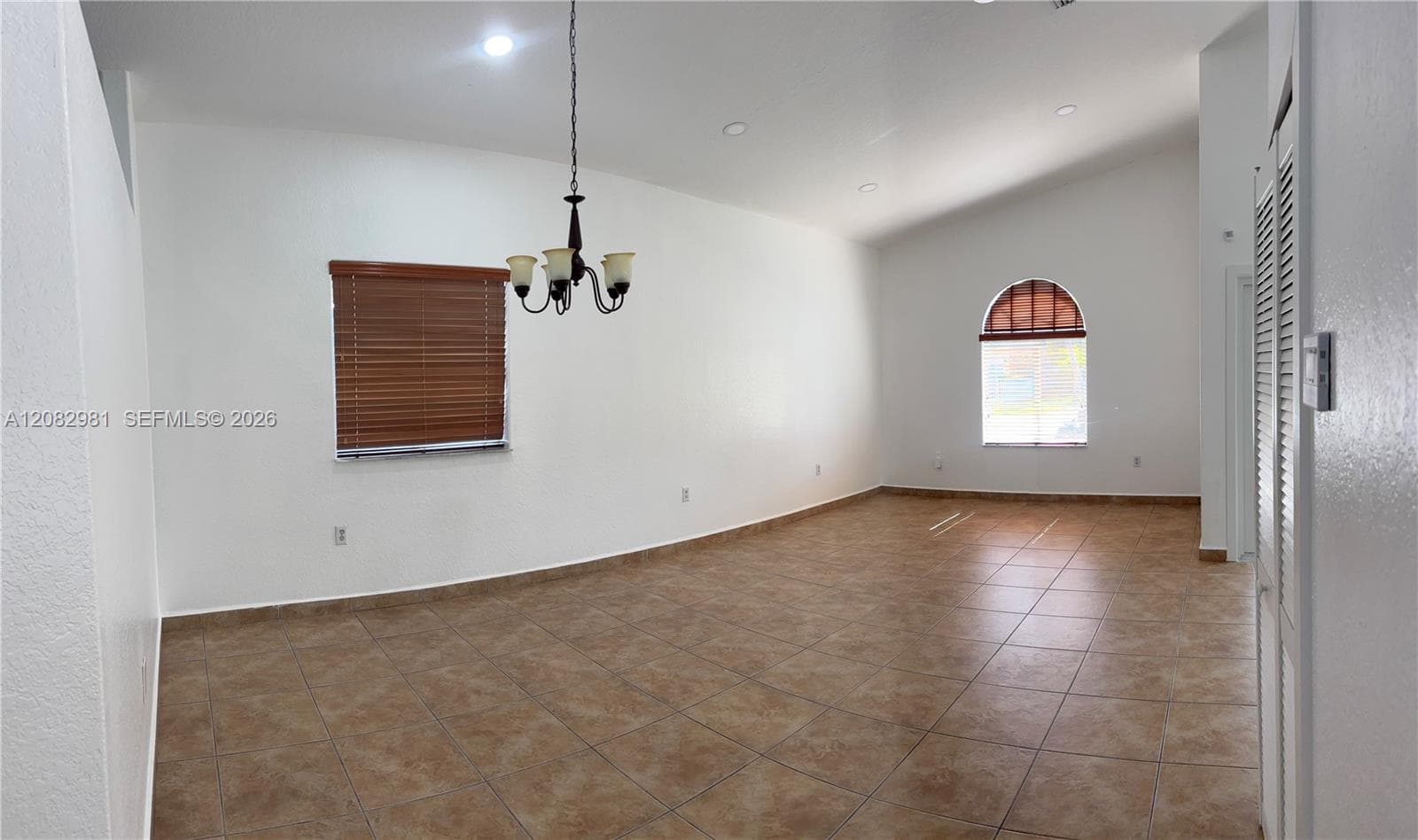 709 SE 13th Ter #709 photo 12