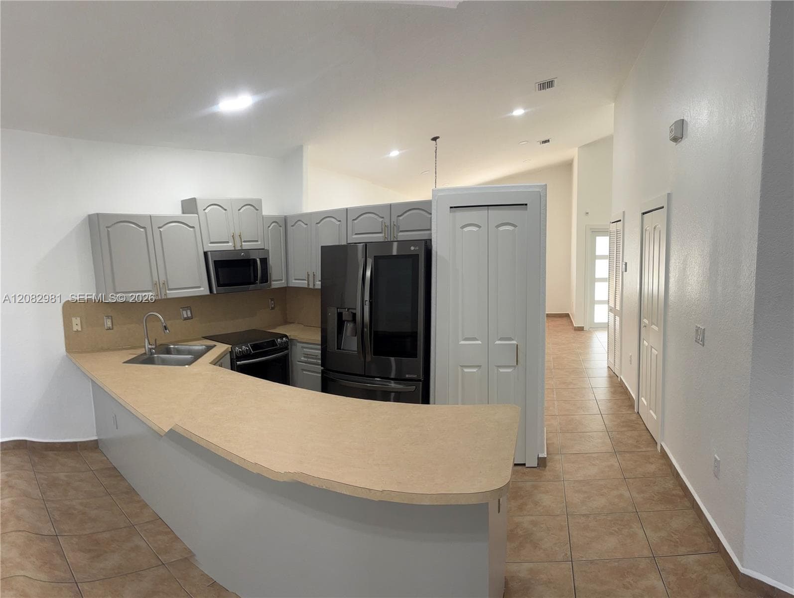 709 SE 13th Ter #709 photo 10