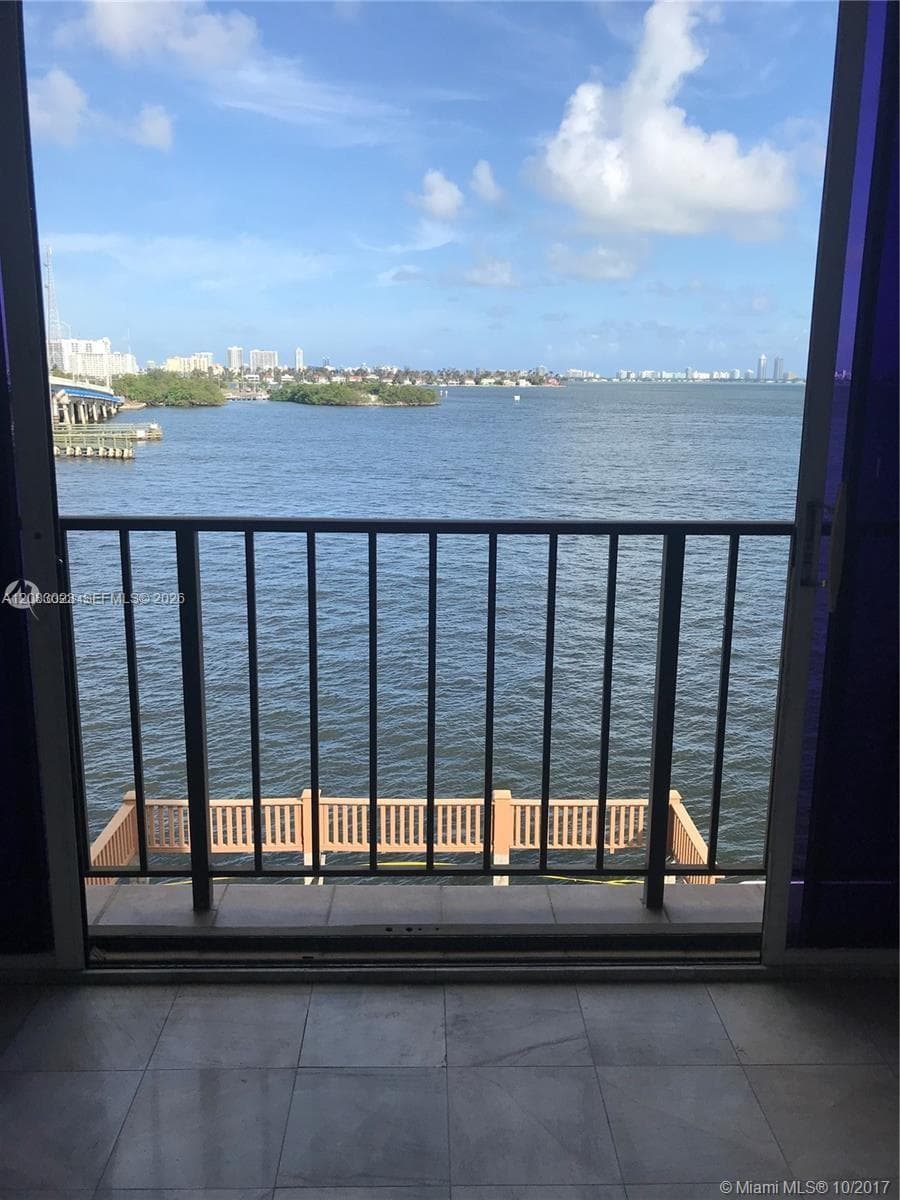 LAS OLAS CONDO · #4E in Miami - Photo 2
