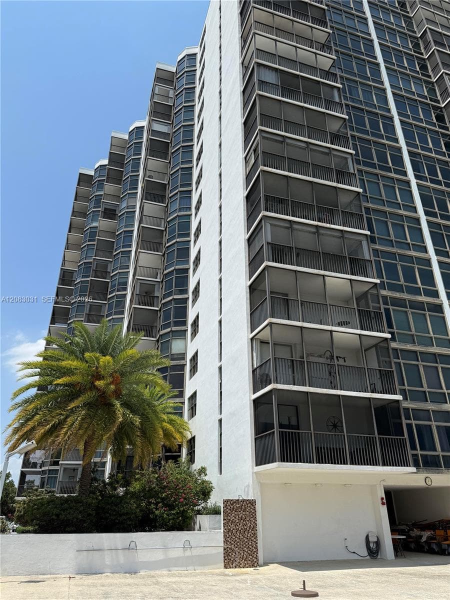 BONAVISTA CONDO · #1004 in Aventura - Photo 17