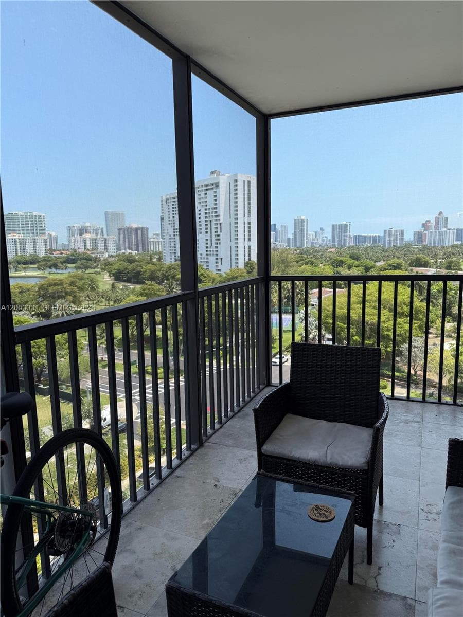BONAVISTA CONDO · #1004 in Aventura - Photo 15