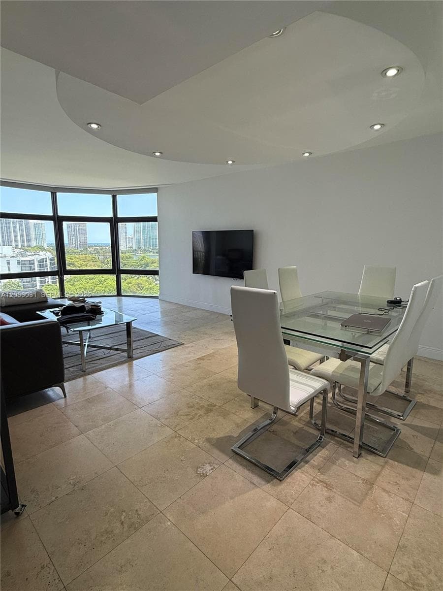 BONAVISTA CONDO · #1004 in Aventura - Photo 4