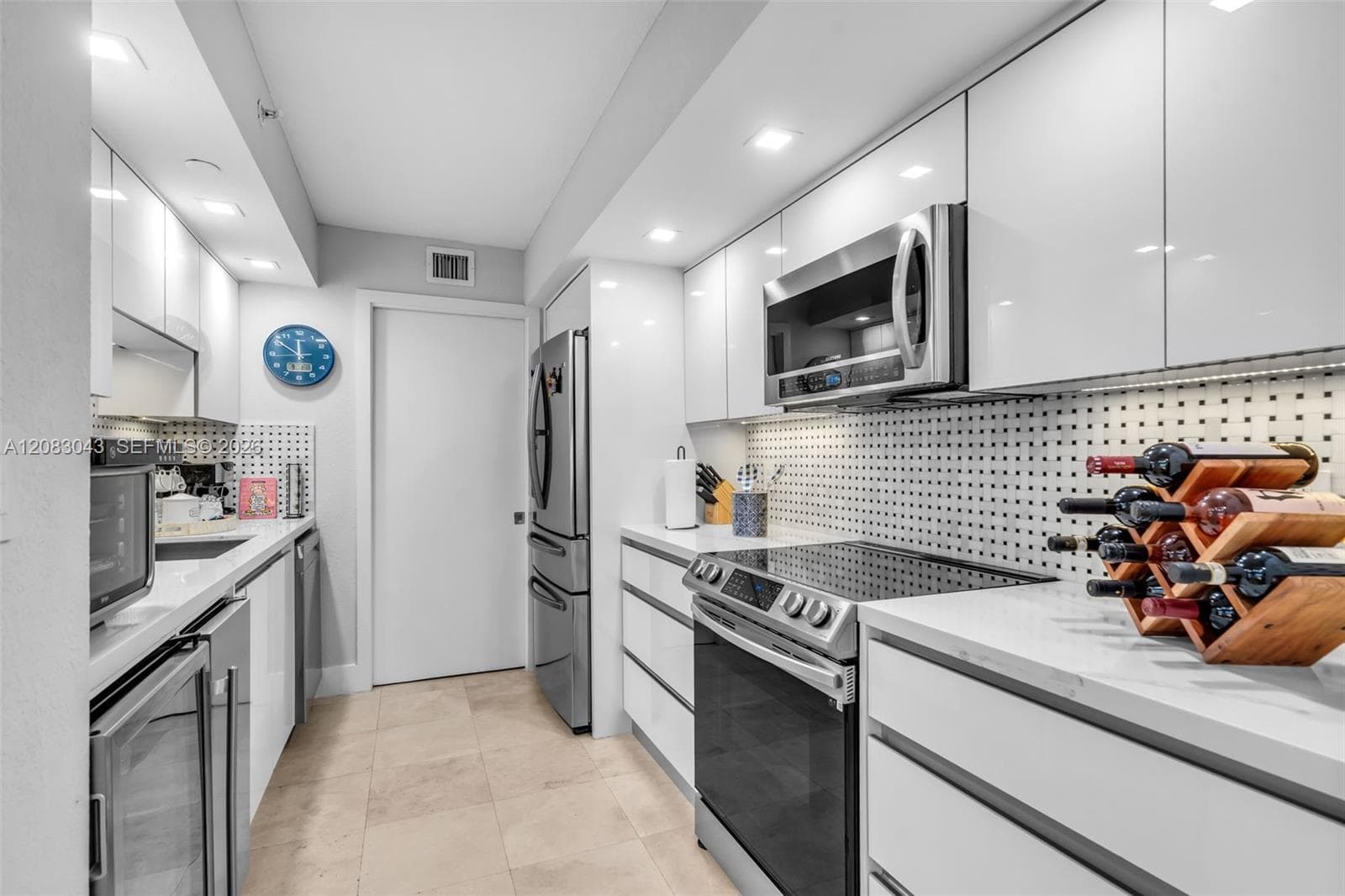 THE COLLINS CONDO · #706 in Miami Beach - Photo 7