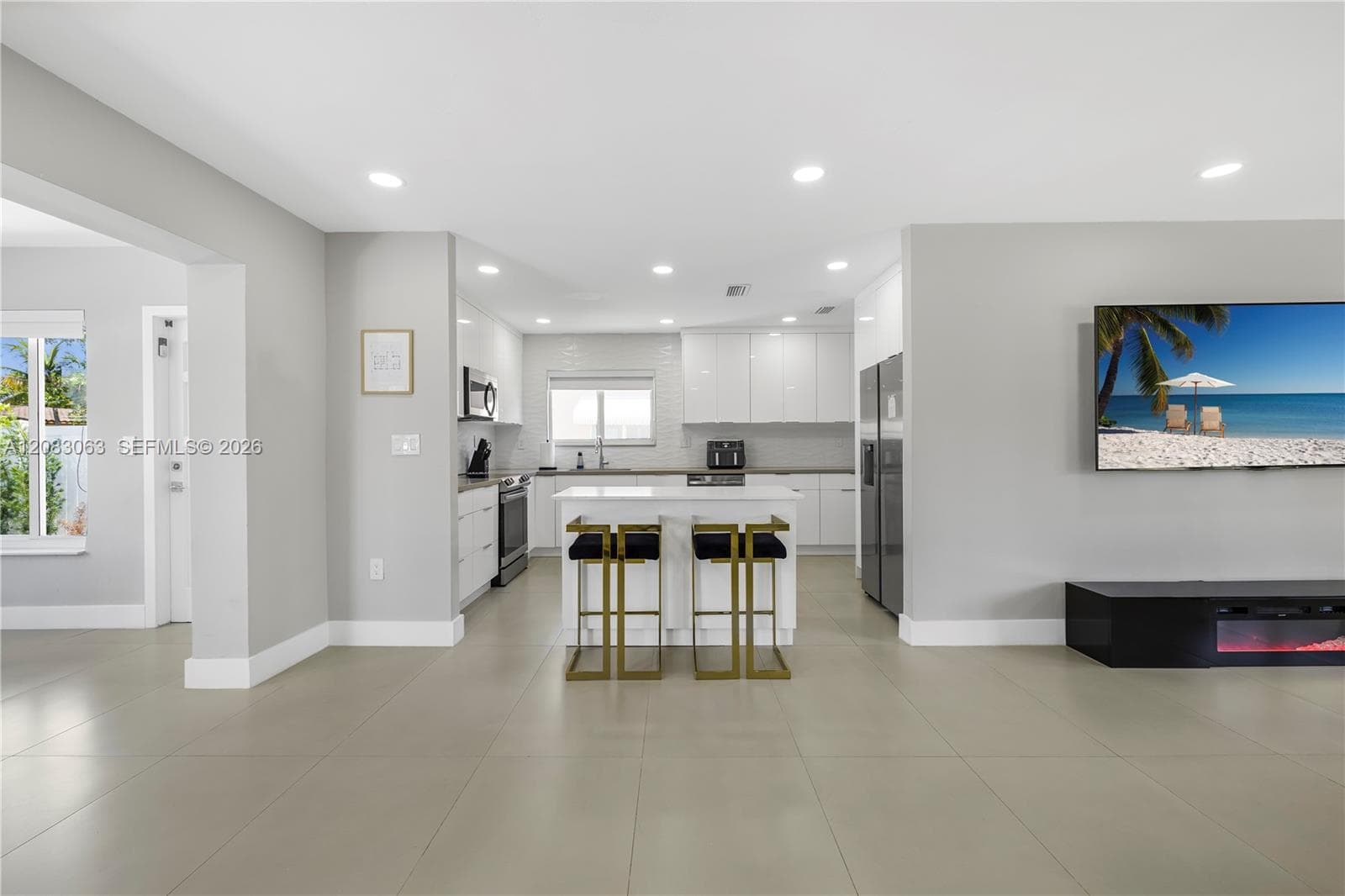 1104 N 13th Ter photo 8
