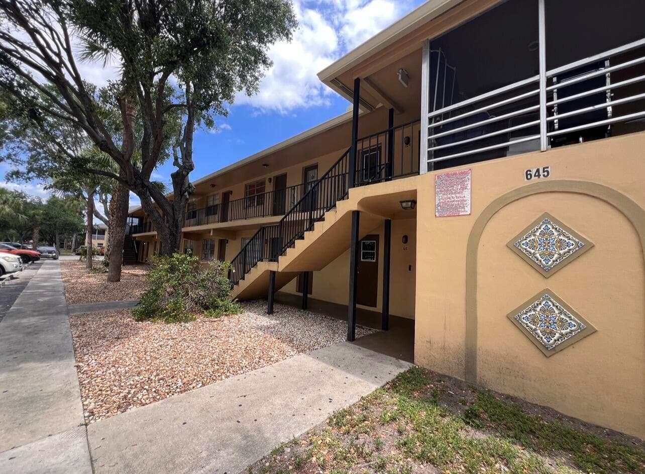 645 Sw 20TH Court #0020