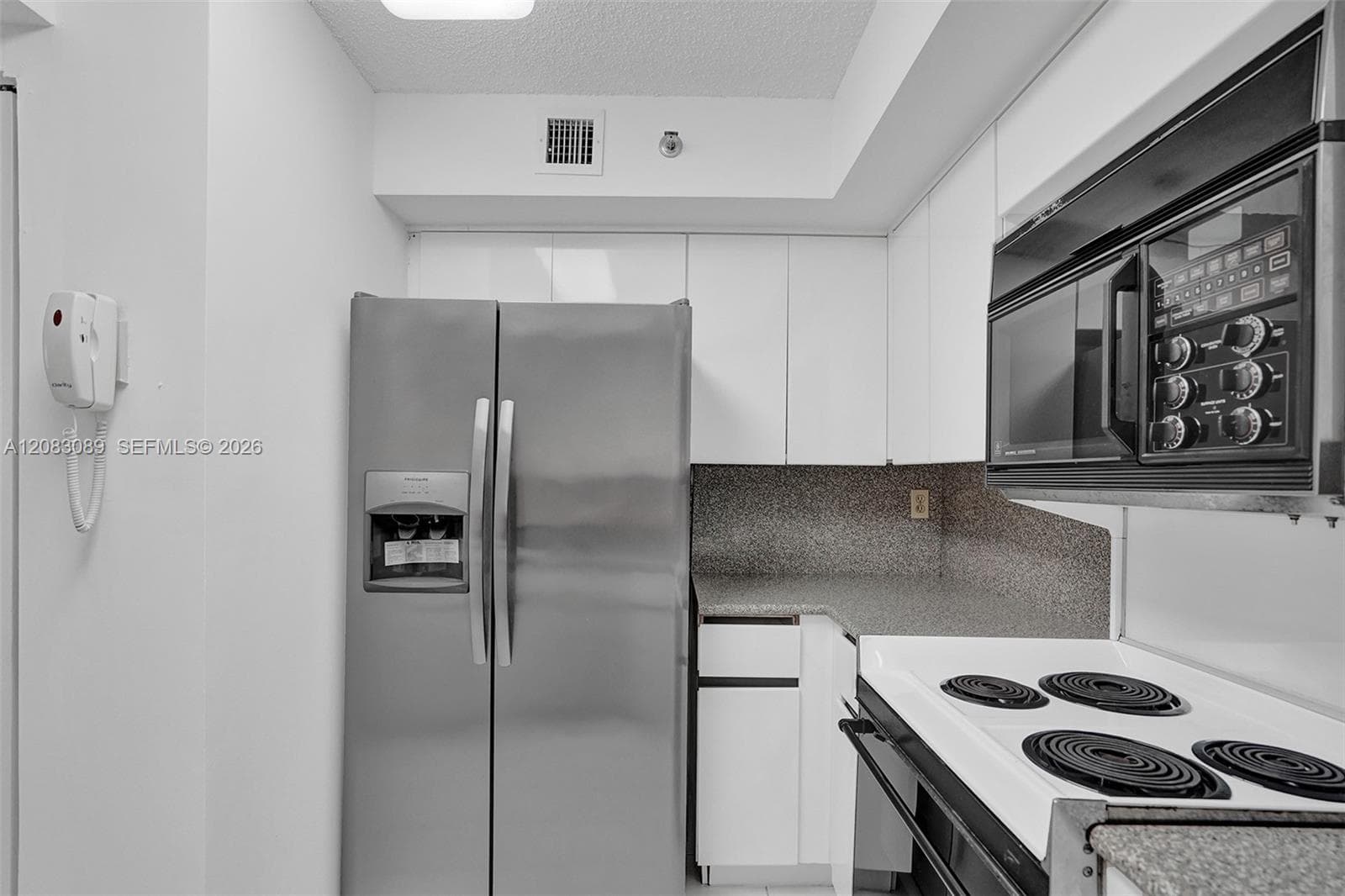 THE STERLING CONDO · #307 in Miami Beach - Photo 4