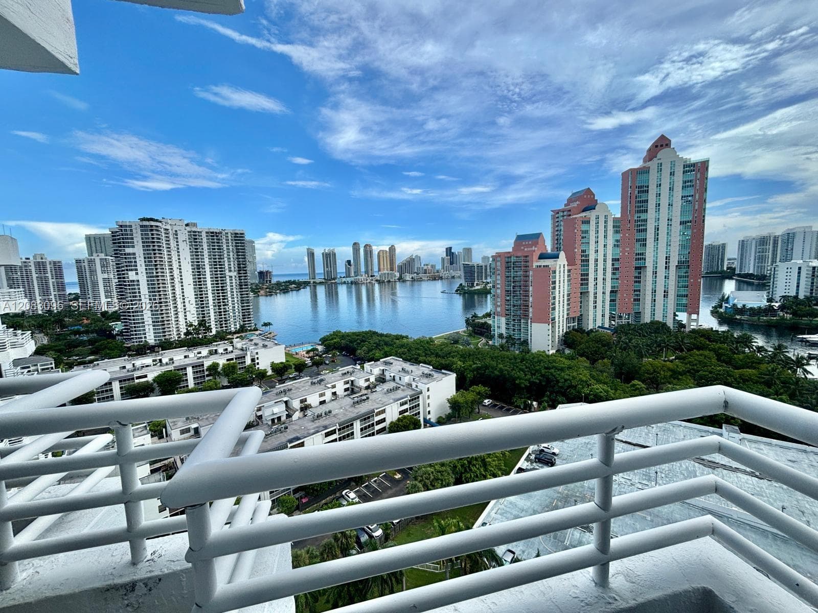 PARC CENTRAL · #PH16 in Aventura - Photo 25