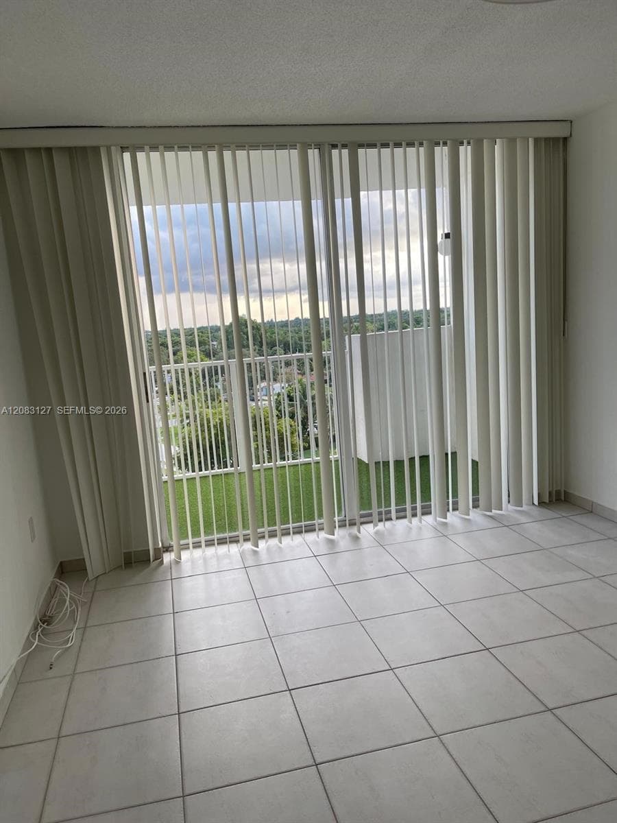 WILSHIRE CONDO · #803W in Miami - Photo 6
