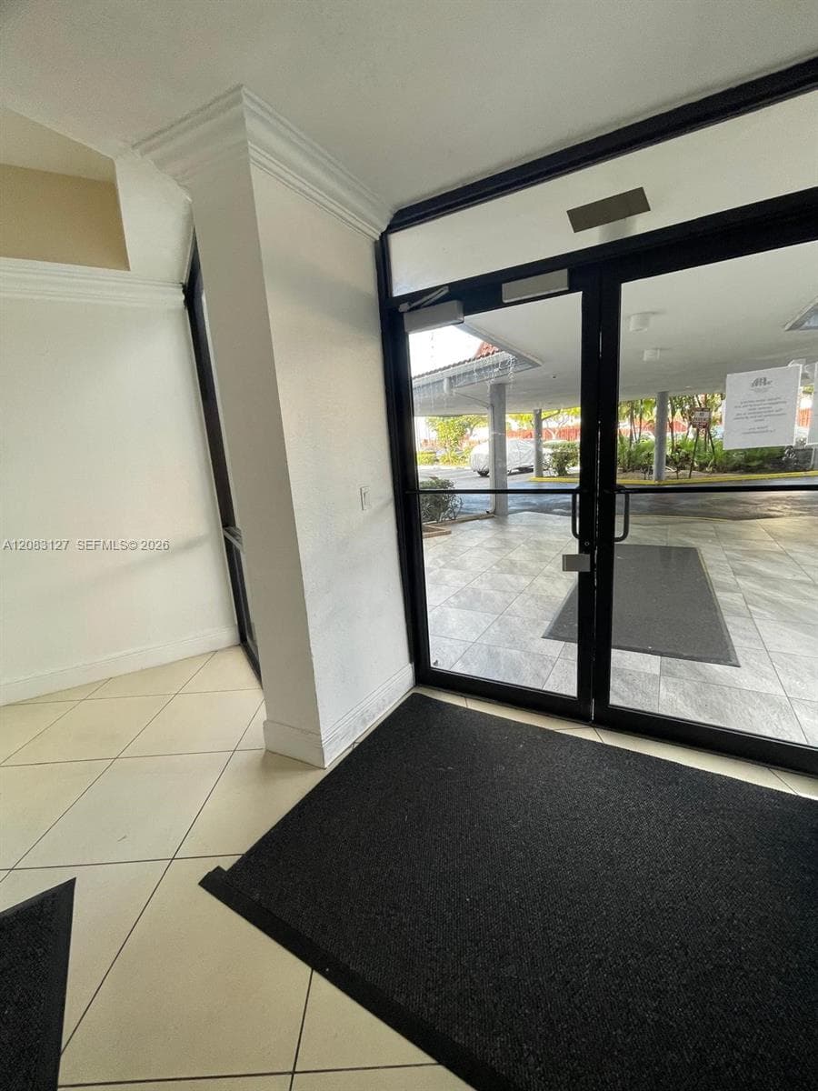 WILSHIRE CONDO · #803W in Miami - Photo 13