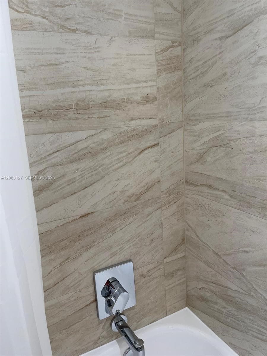 WILSHIRE CONDO · #803W in Miami - Photo 9