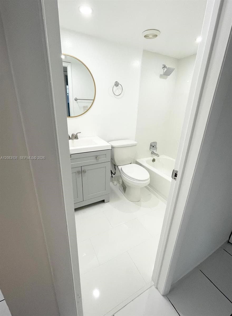 THREE HORIZONS SOUTH COND · #412 in North Miami - Photo 10
