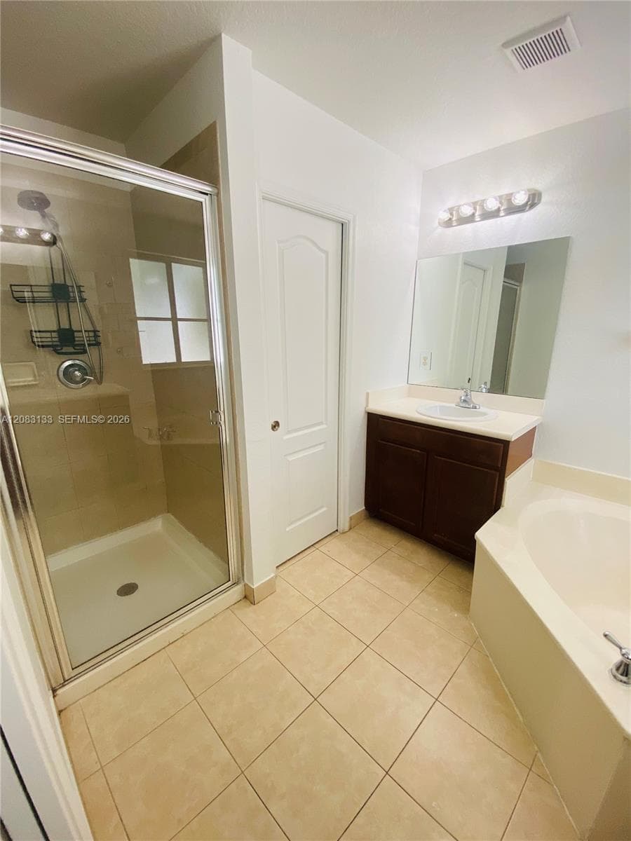 MAJORCA ISLES V CONDO · #701 in Miami Gardens - Photo 23