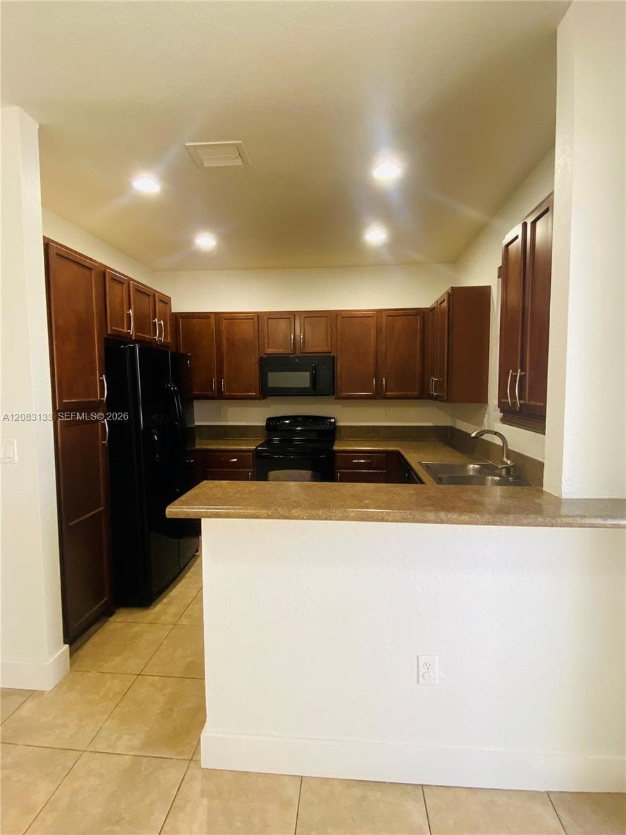 MAJORCA ISLES V CONDO · #701 in Miami Gardens - Photo 7