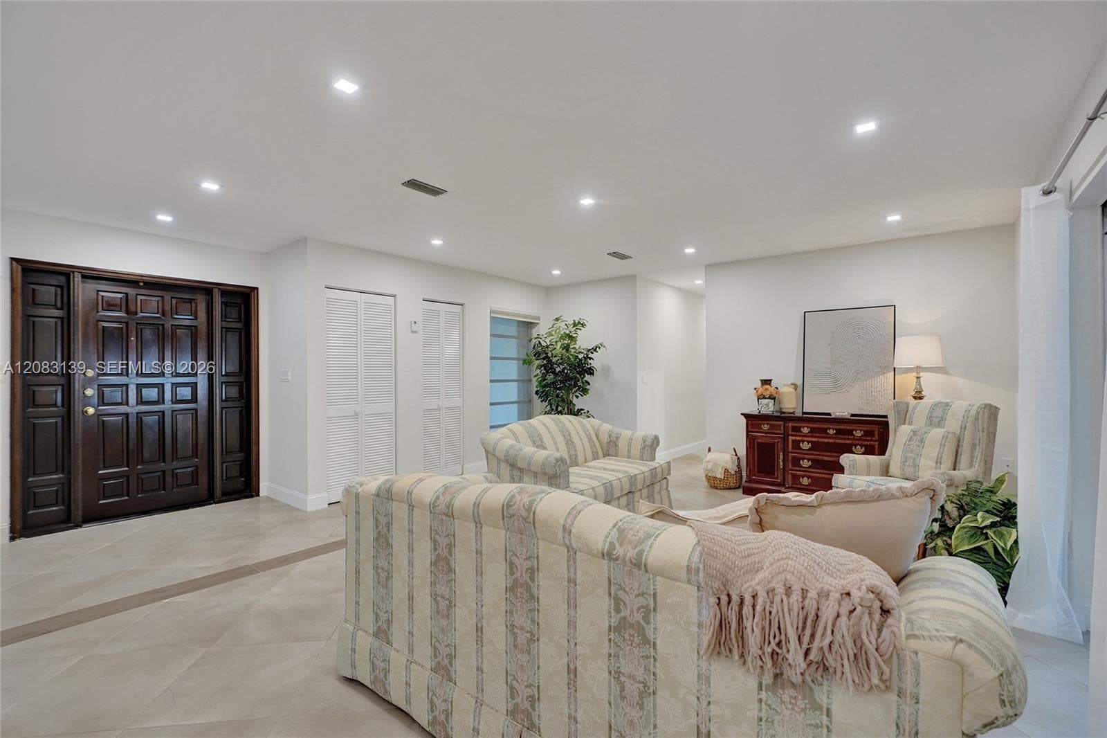 10214 SW 26th Ter photo 6