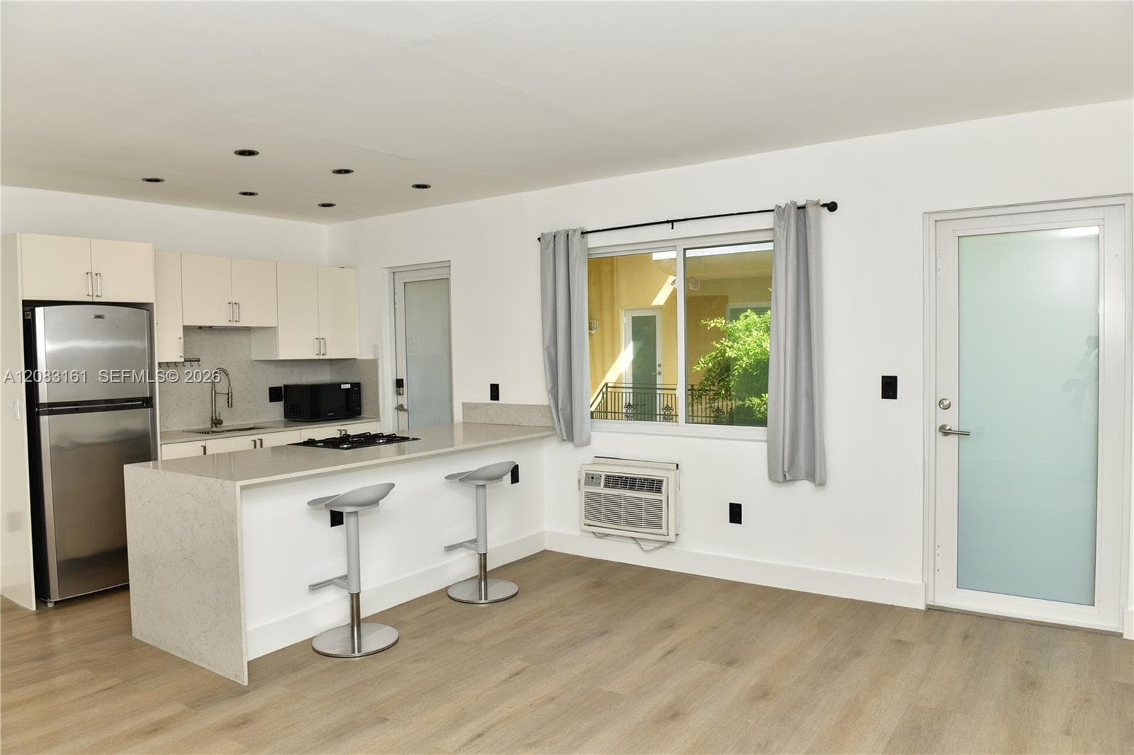 Living / kitchen