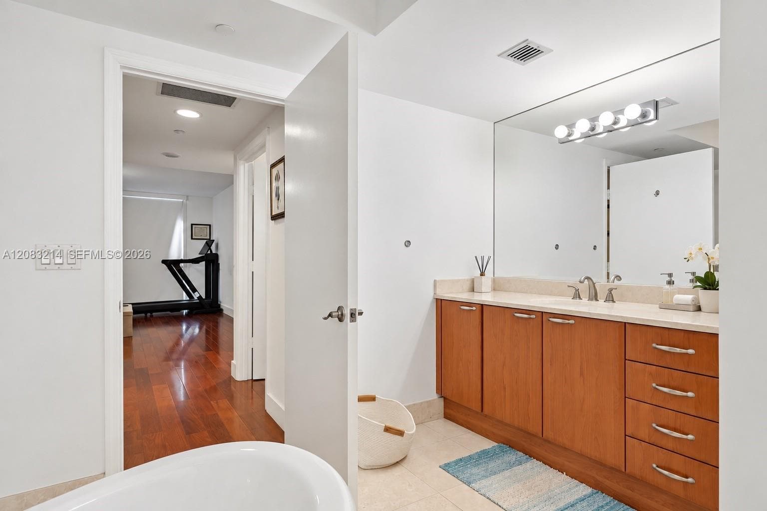 Peninsula II · #403 in Aventura - Photo 13