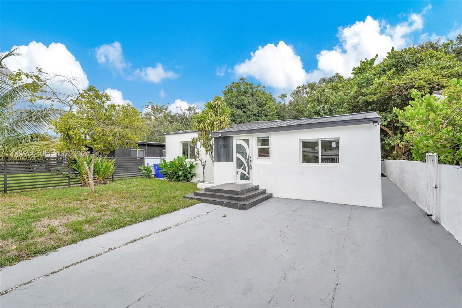250 NW 45th St #2 photo 37