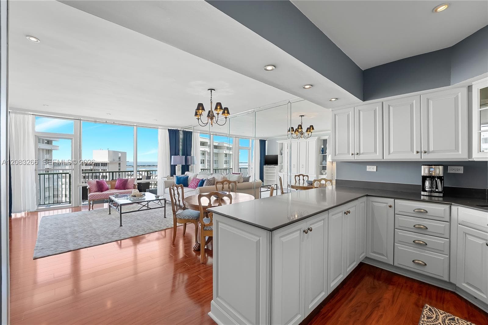 BRICKELL BAY TOWER CONDO · #1403 in Miami - Photo 6