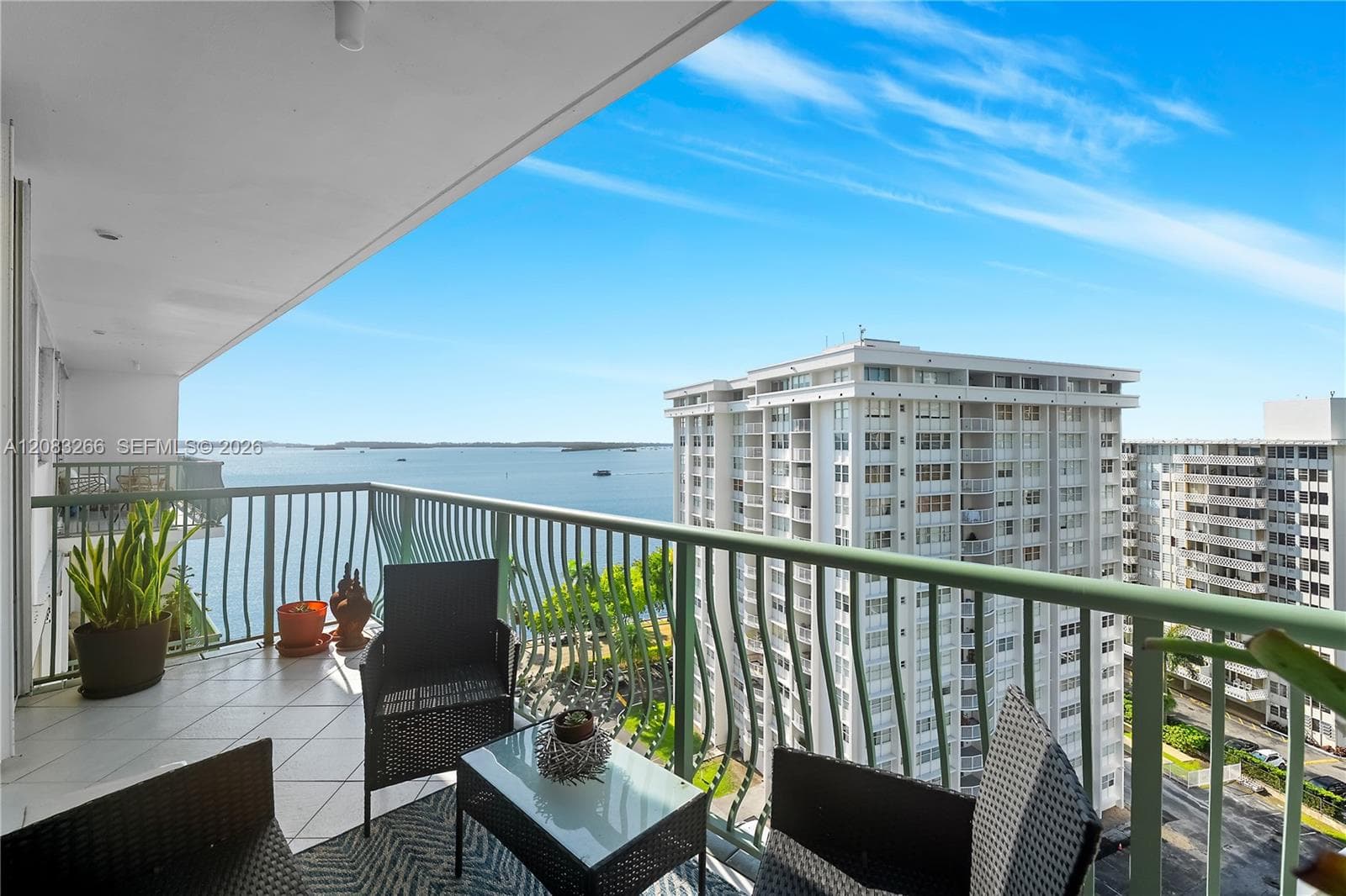 BRICKELL BAY TOWER CONDO · #1403 in Miami - Photo 3