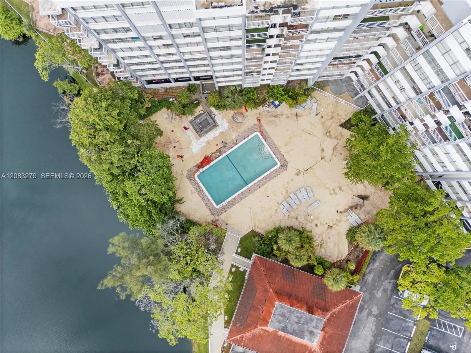 WILSHIRE CONDO · #315W in Miami - Photo 7