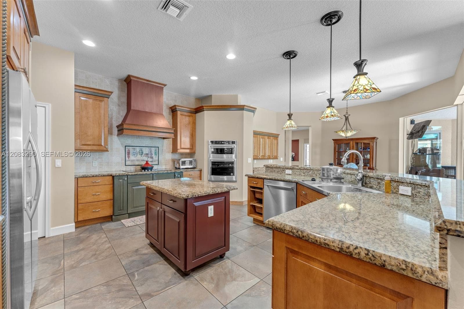 2825 Fairways Dr photo 6