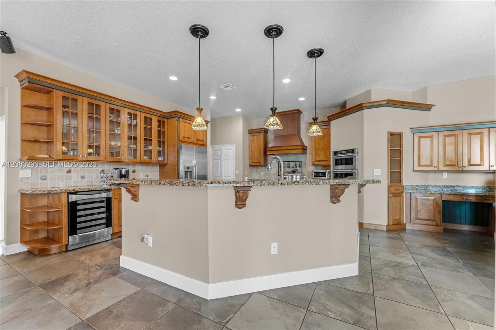 2825 Fairways Dr photo 10