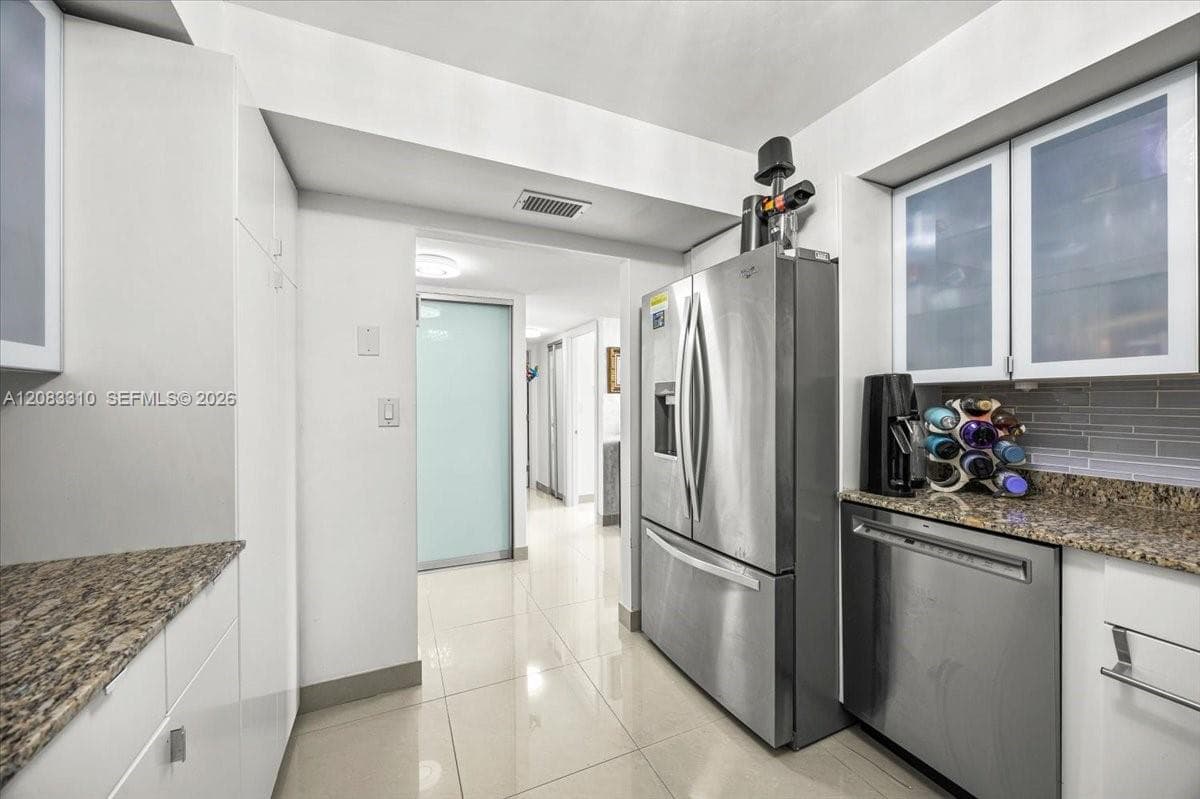 OCEANVIEW PARK CONDO · #709 in Hallandale Beach - Photo 56