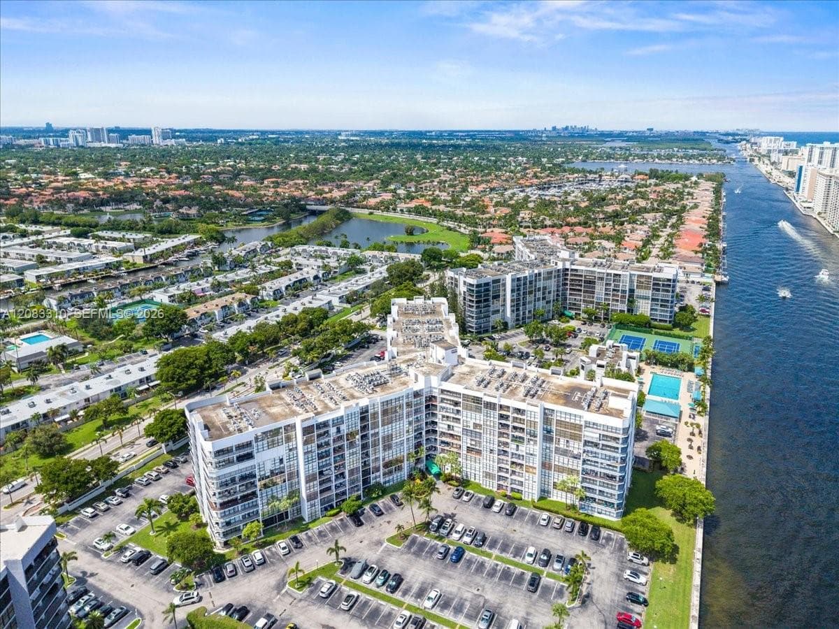 OCEANVIEW PARK CONDO · #709 in Hallandale Beach - Photo 26