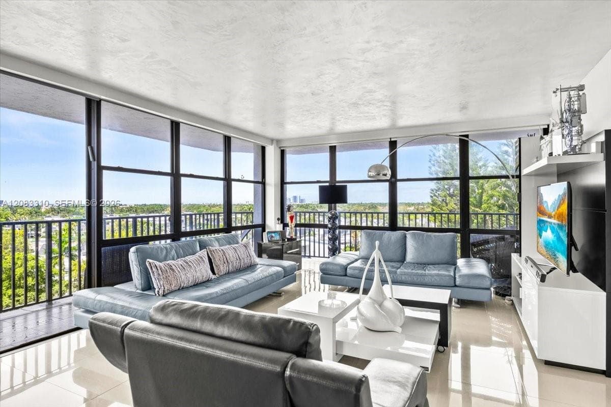 OCEANVIEW PARK CONDO · #709 in Hallandale Beach - Photo 5