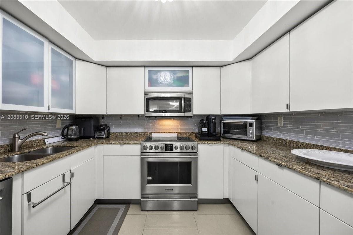 OCEANVIEW PARK CONDO · #709 in Hallandale Beach - Photo 9
