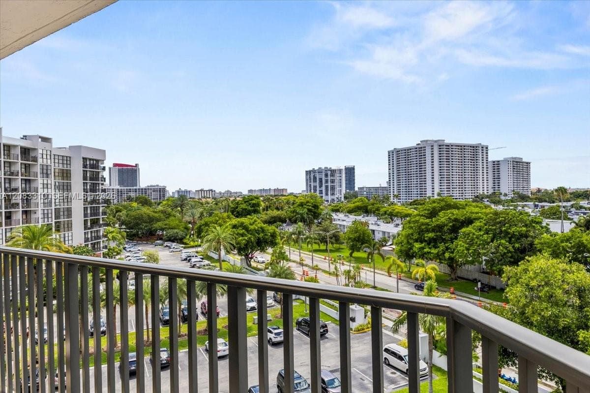 OCEANVIEW PARK CONDO · #709 in Hallandale Beach - Photo 24