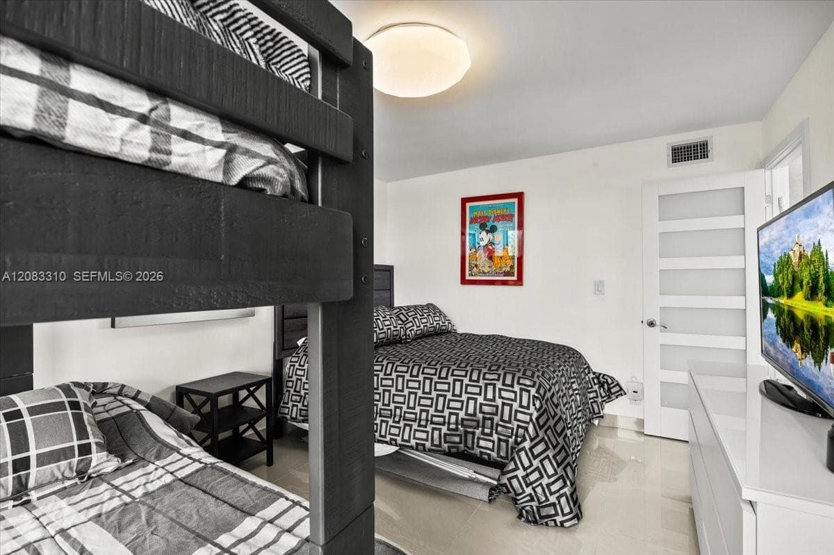 OCEANVIEW PARK CONDO · #709 in Hallandale Beach - Photo 59