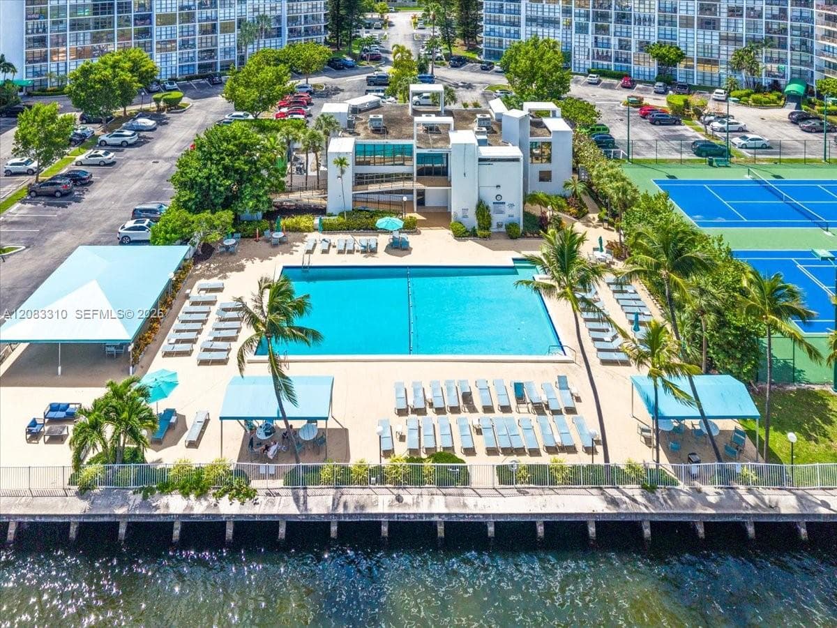 OCEANVIEW PARK CONDO · #709 in Hallandale Beach - Photo 11