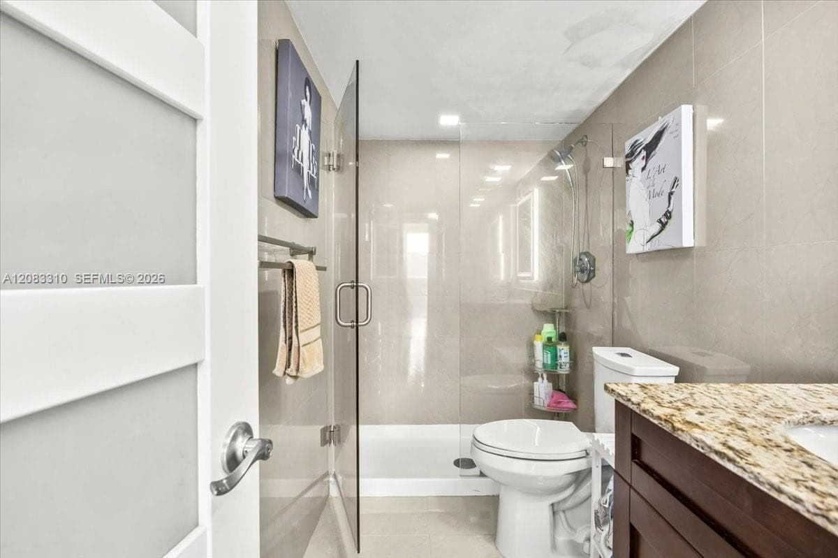 OCEANVIEW PARK CONDO · #709 in Hallandale Beach - Photo 68