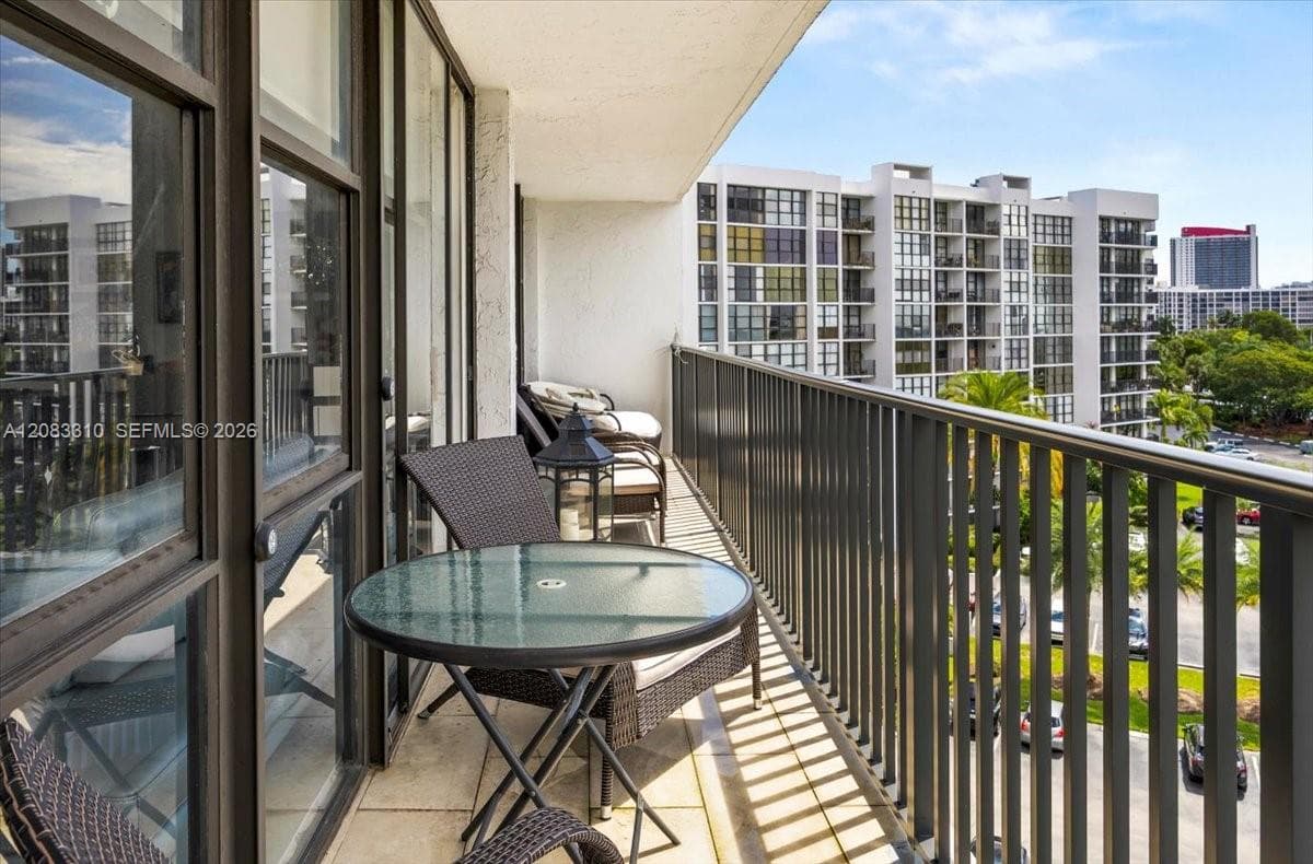 OCEANVIEW PARK CONDO · #709 in Hallandale Beach - Photo 25