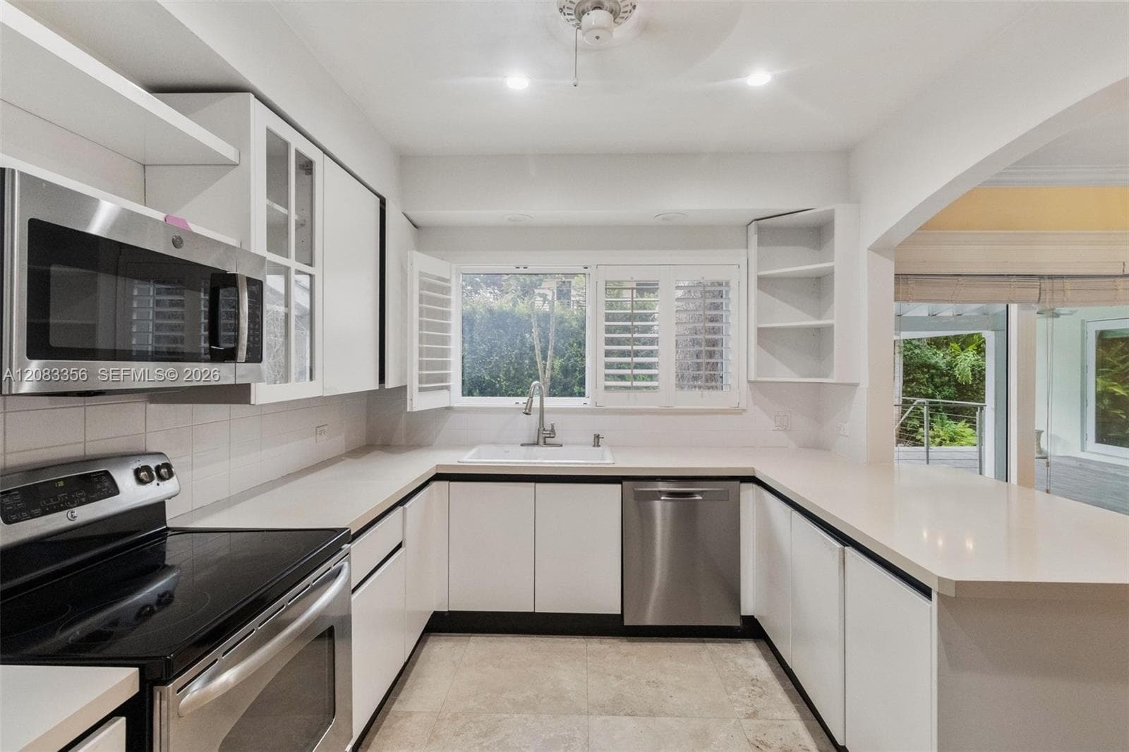 Large Gourmet Kitchen