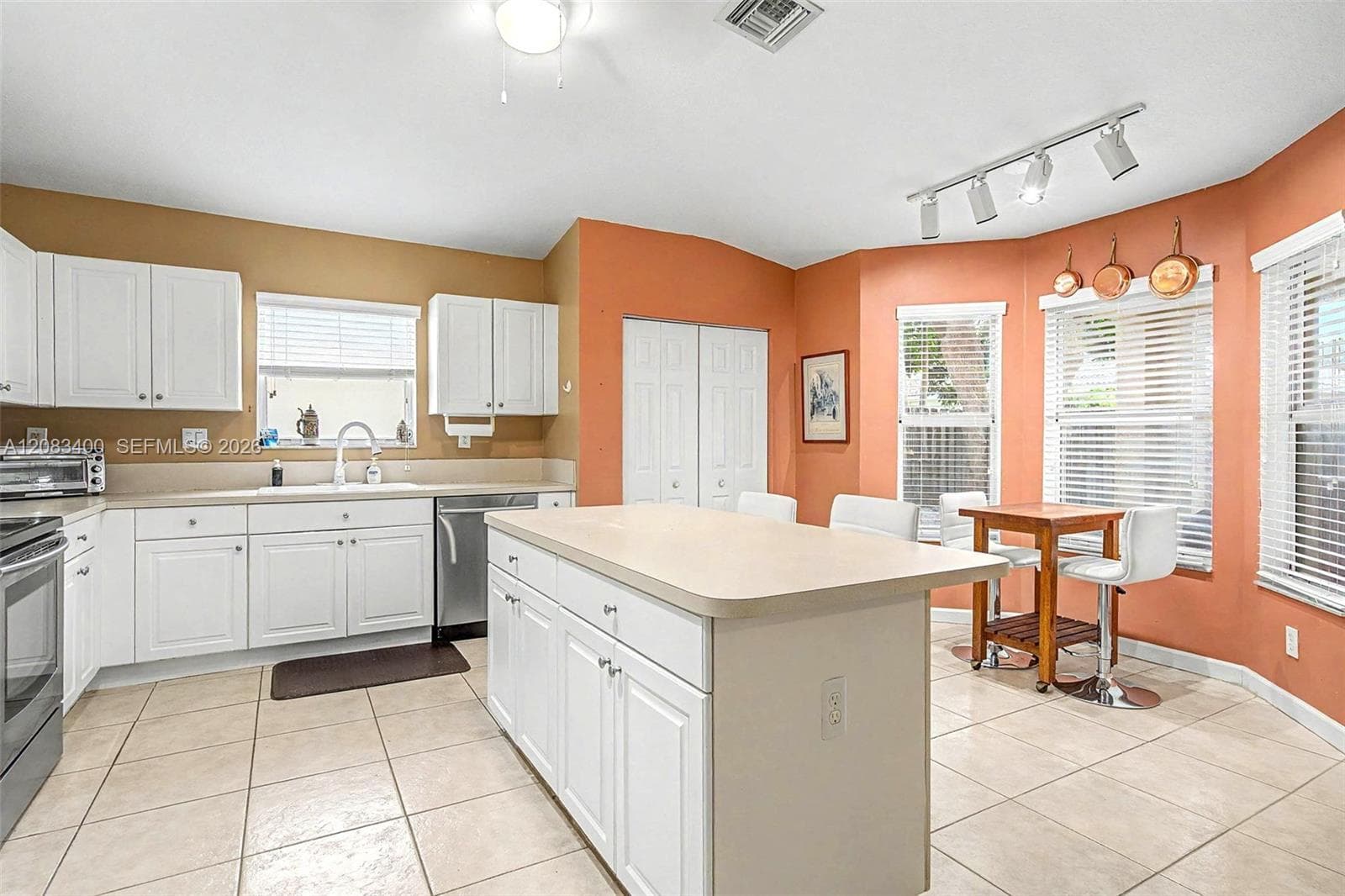 14033 SW 155 Ct photo 2