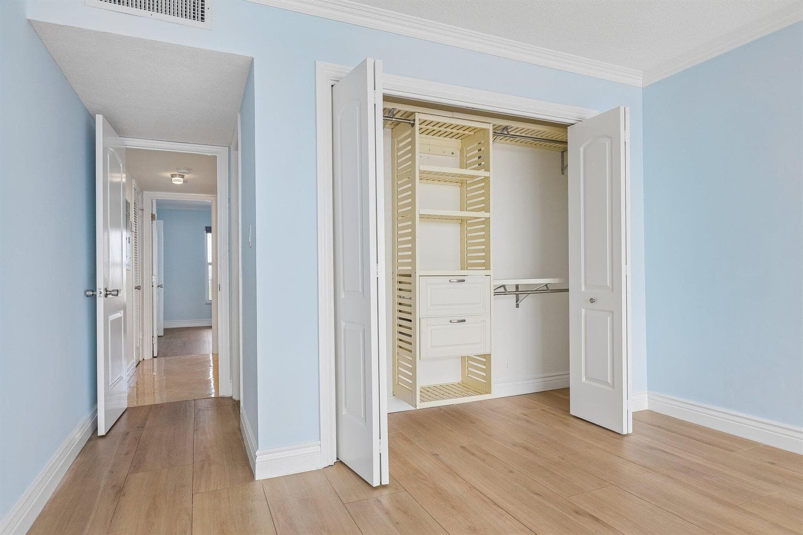 16-web-or-mls-Hillsboro Mile 607-S0109-0