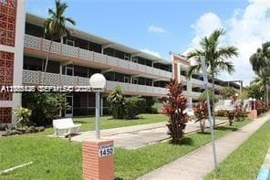 FLORIDIAN ARMS CONDO · #114 in North Miami Beach - Photo 1