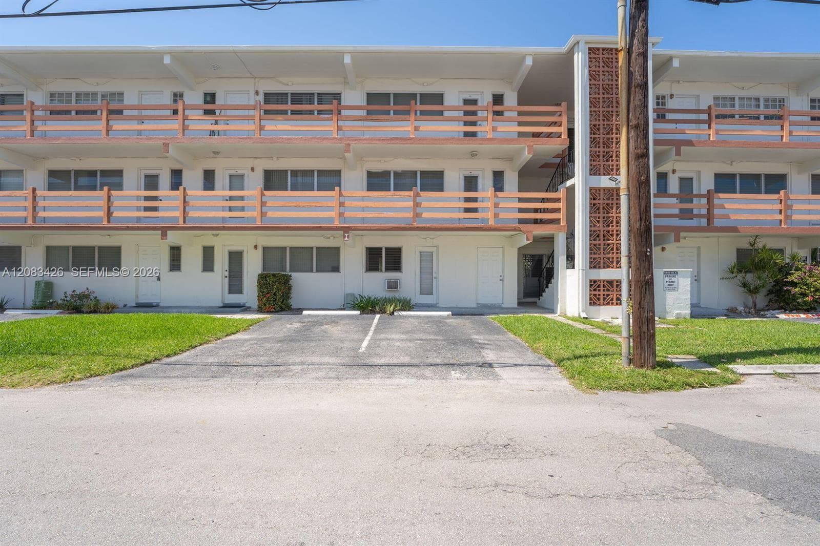 FLORIDIAN ARMS CONDO · #114 in North Miami Beach - Photo 14