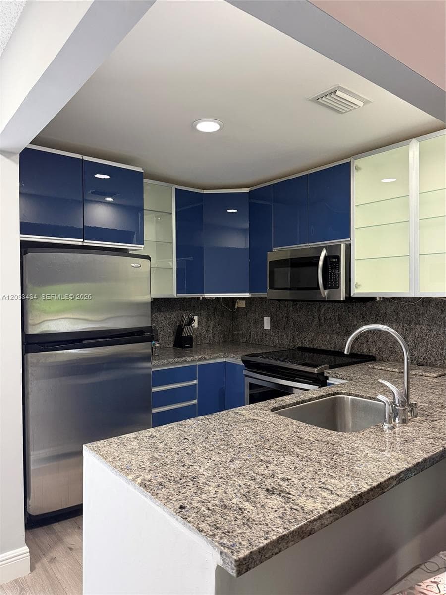 CHATEAU DE VILLE CONDO · #304E in Dania Beach - Photo 22